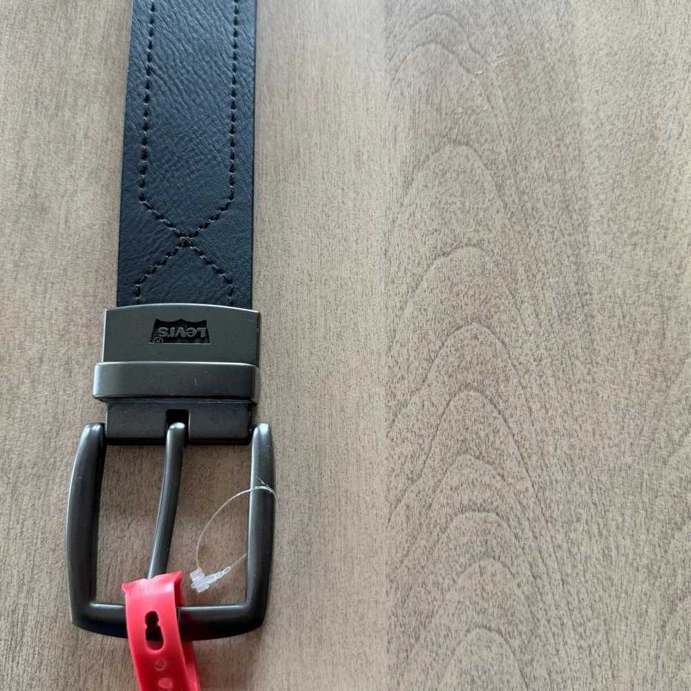 Levis Mens‎ Reversible Belt Black Brown Gunmetal Buckle Size XL 42-44 NEW